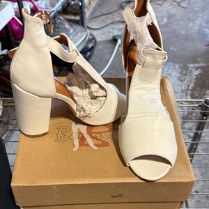 Bonnibel Cream Women's Heeled Sandals